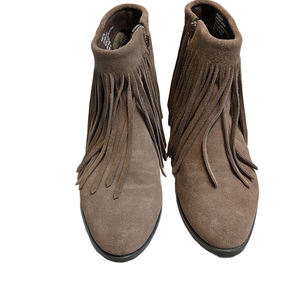 Steve Madden Ranco Boots/Booties in Brown
Suede w/Ankle Fringe 7 - Picture 3 of 10